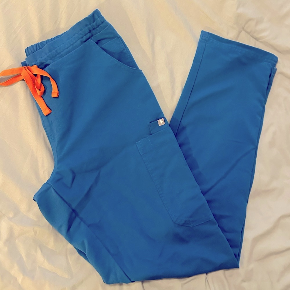 Yola skinny scrub pants, Figs size small